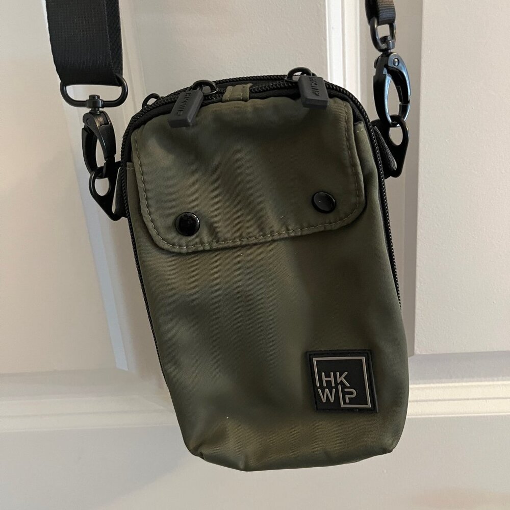 IHKWIP Everyday Essentials Crossbody EUC